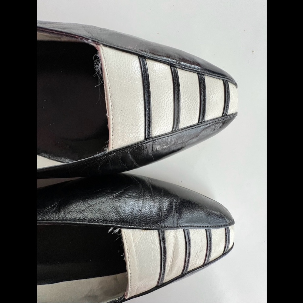 Off-white & black leather flat shoes • modern geo design • from Spain - Picture 8 of 12